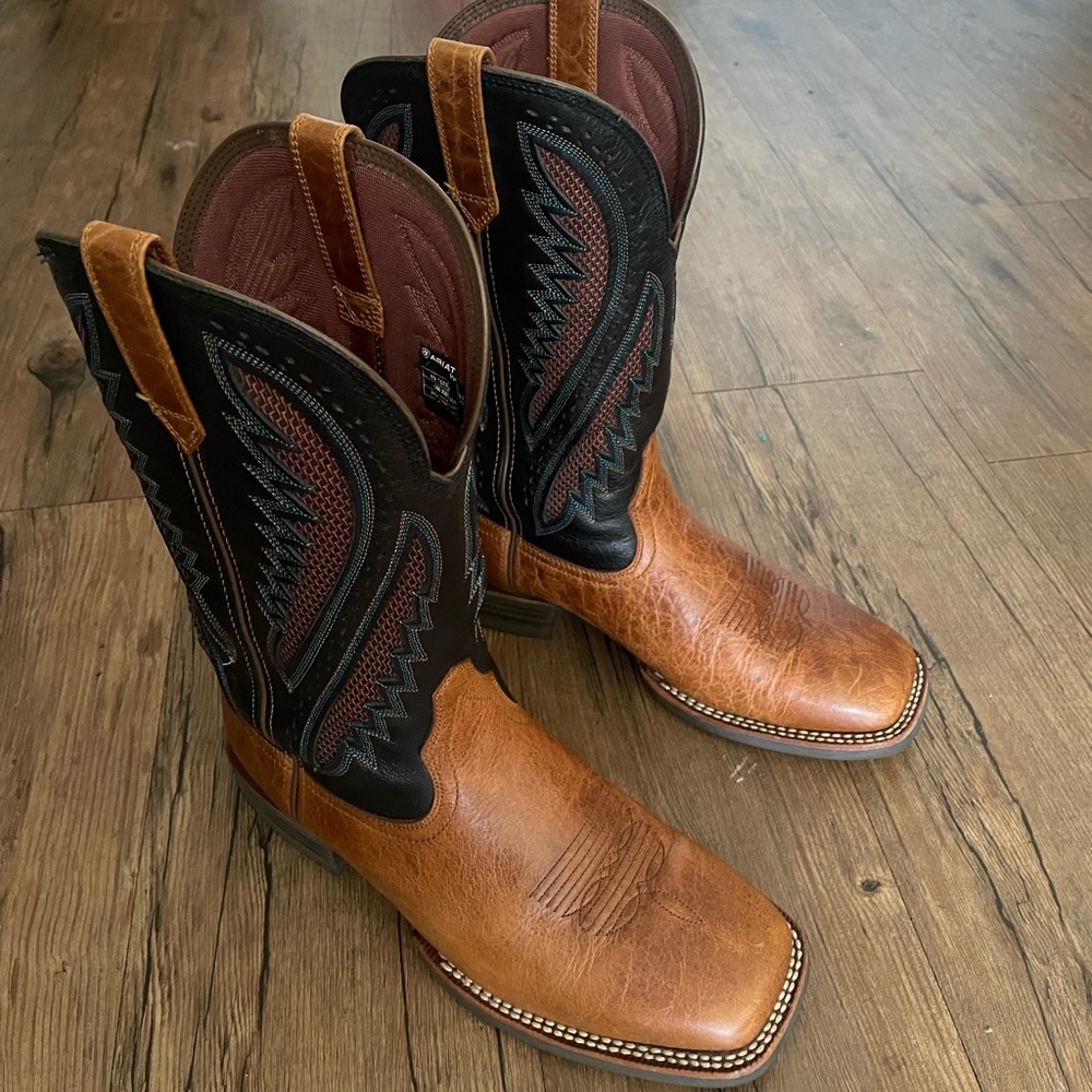 Ariat boots, size 10 EE